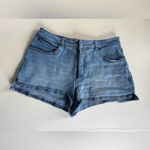 Vanilla Star Light Blue Jean Shorts
